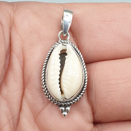 Sterling zilveren hanger met Cowrie schelp