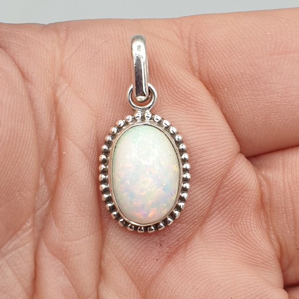 Zilveren hanger met ovale Opaal