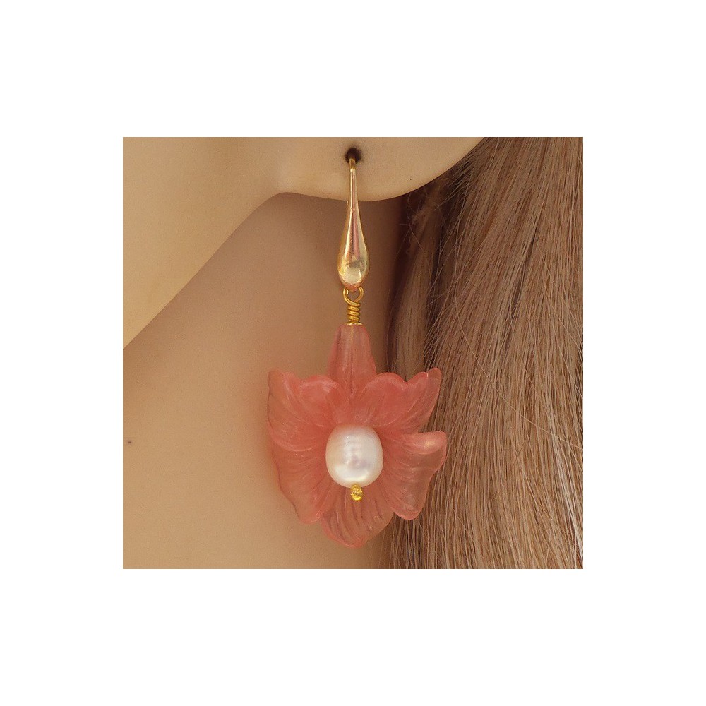 Gold plated earrings with flower and freshwater Pearl