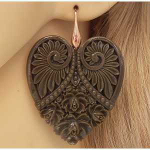 Gold plated earrings with cut out heart brown