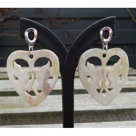 Zilveren oorbellen met harten met duiven van Buffelhoorn