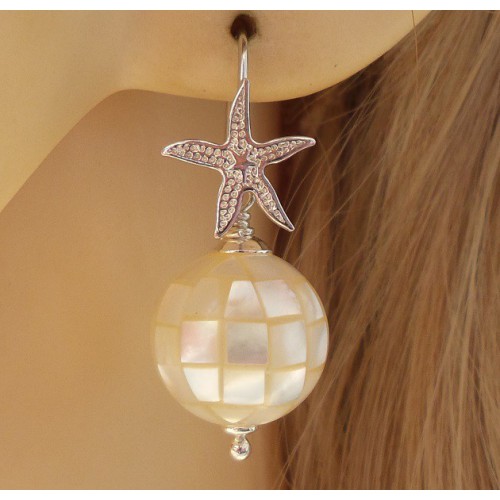 Zilveren oorbellen met bollen van mozaiek Parelmoer