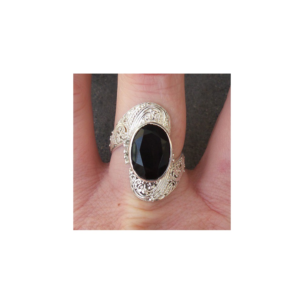 Silver ring set with oval facet cut Onyx 18 mm 