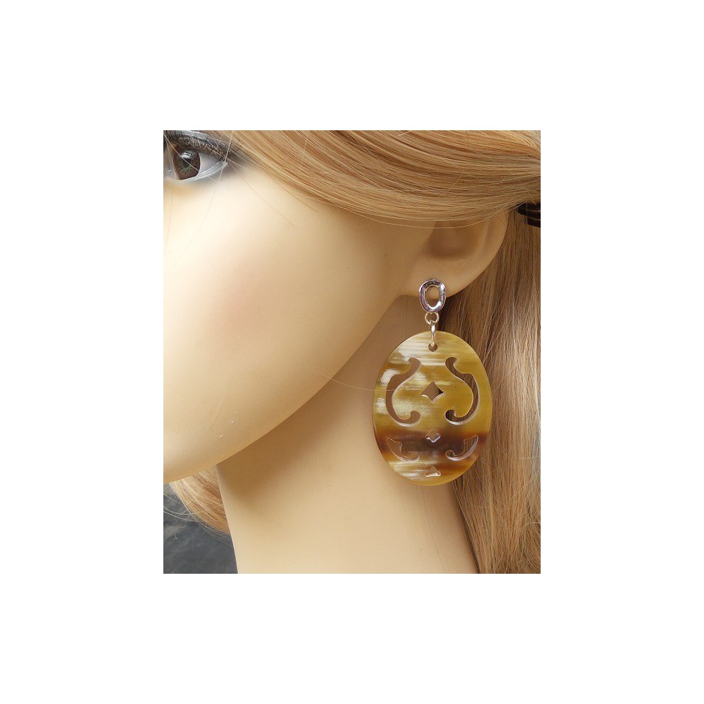 Zilveren oorbellen met uitgesneden ovale Buffelhoorn 