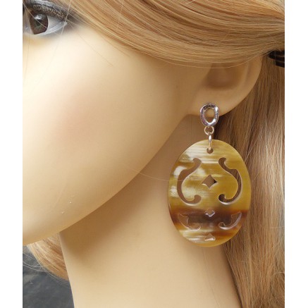 Zilveren oorbellen met uitgesneden ovale Buffelhoorn 