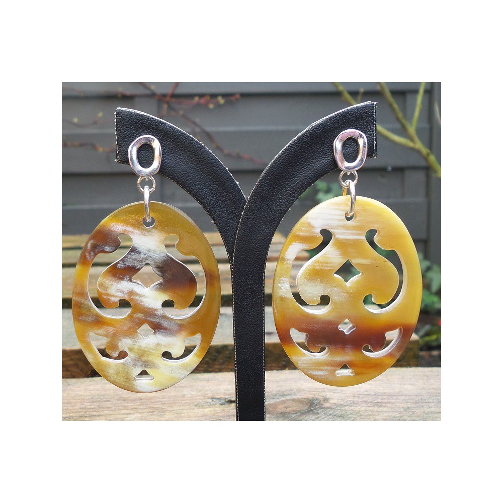 Zilveren oorbellen met uitgesneden ovale Buffelhoorn 