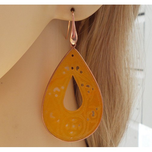 Rosé vergulde oorbellen grote uitgesneden oranje Jade in omlijsting 