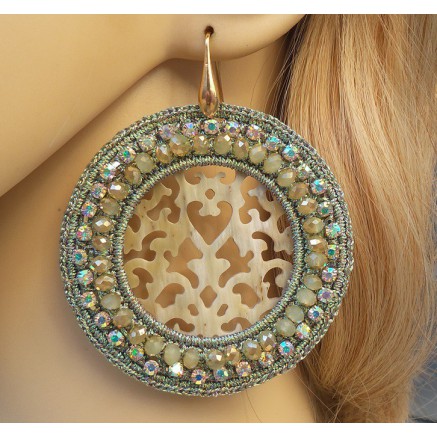 Vergulde oorbellen ronde hanger van zijdedraad, kristallen en Buffelhoorn 