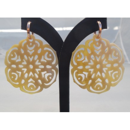 Rosé vergulde creolen met uitgesneden Buffelhoorn