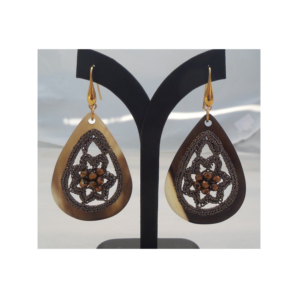 Vergulde oorbellen met Buffelhoorn en zijdedraad