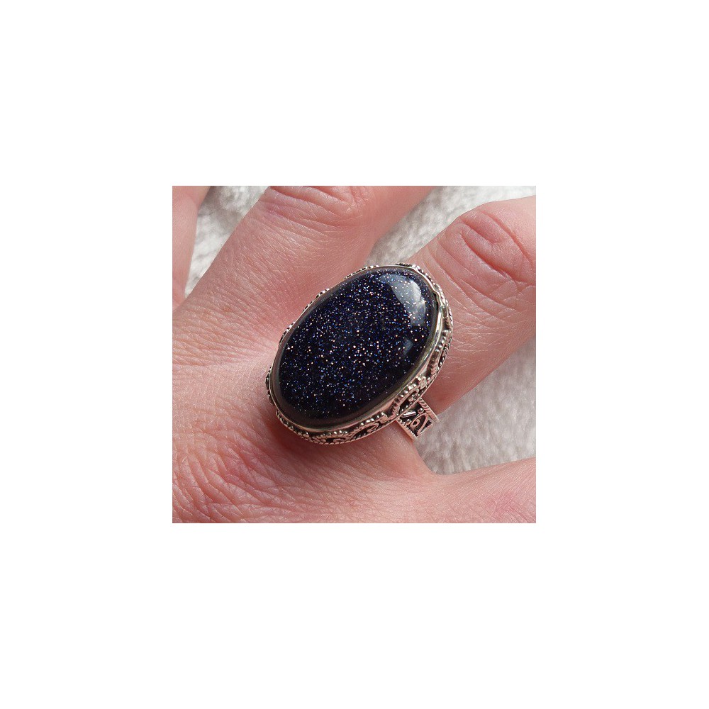 Zilveren ring met ovale blauwe Goudsteen bewerkte setting 18 mm