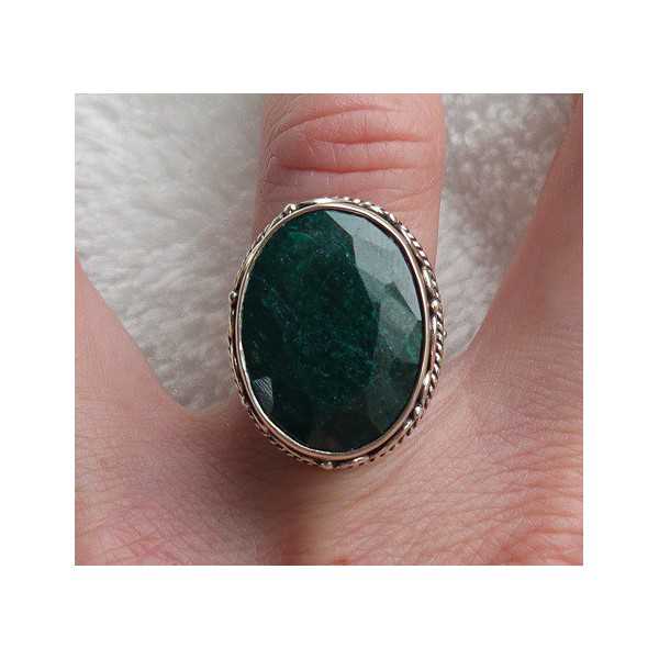 Zilveren ring met Emerald gezet in bewerkte setting 16.5 mm