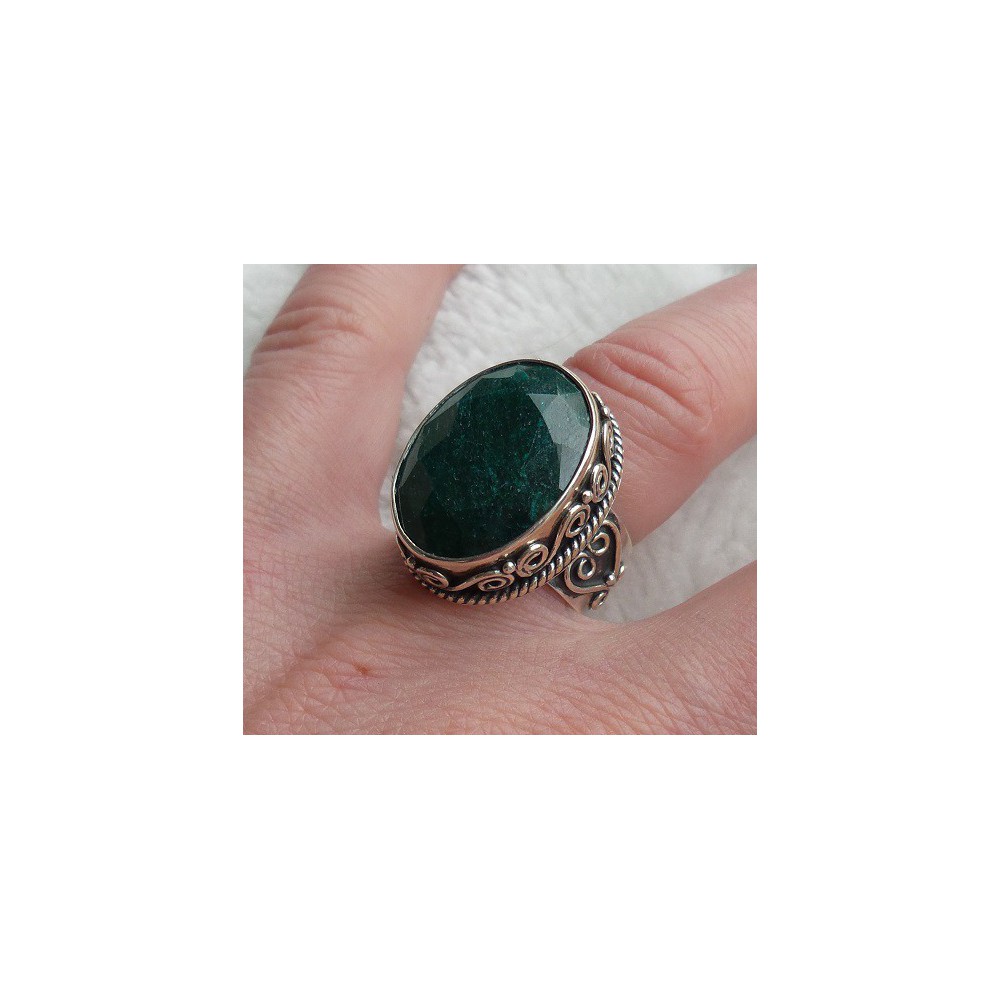 Zilveren ring met Emerald gezet in bewerkte setting 16.5 mm