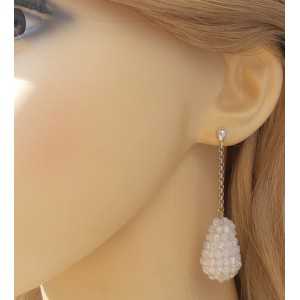 Zilveren lange oorbellen met druppel van witte kristallen