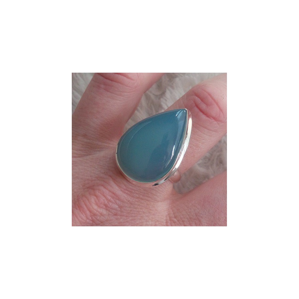 Zilveren ring gezet met druppelvorm aqua Chalcedoon 19 mm