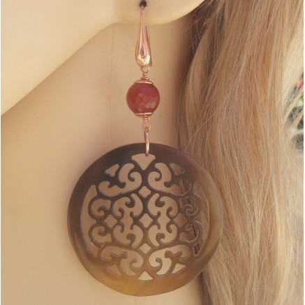 Rosé vergulde oorbellen met ronde Buffelhoorn en Carneool