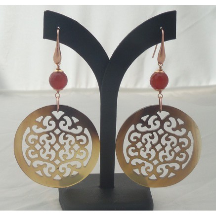 Rosé vergulde oorbellen met ronde Buffelhoorn en Carneool