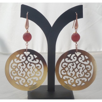 Rosé vergulde oorbellen met ronde Buffelhoorn en Carneool