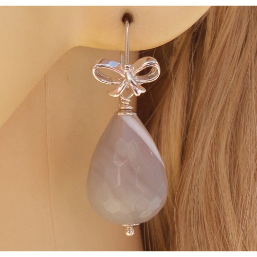 Zilveren oorbellen met licht grijze Agaat briolet 