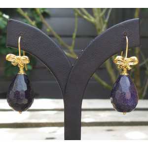 Gold plated earrings with briolet of blue Goudsteen
