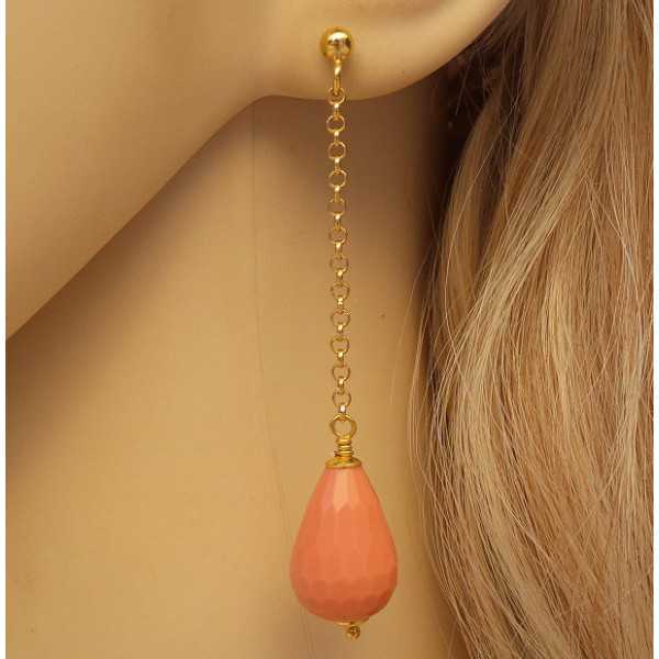 Vergoldet-lange Ohrringe mit orange Coral briolet