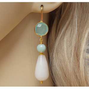Vergoldete Ohrringe mit weißer Jade, Amazonit und Chalzedon 