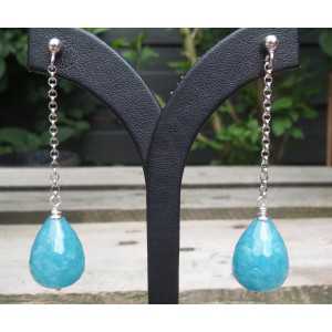 Zilveren lange oorbellen met blauwe Jade briolet