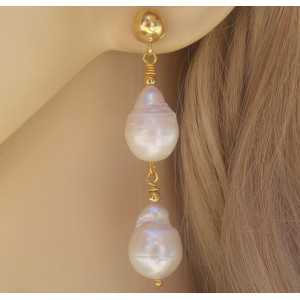 Vergoldete Ohrringe mit zwei Keshi-Perlen