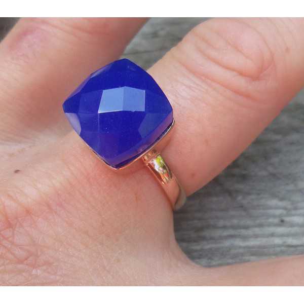 Rosé vergulde ring gezet met blauw Chalcedoon