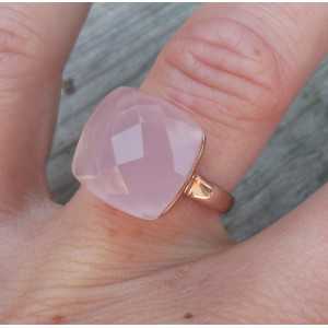 Rosé vergoldete ring mit rosa Chalcedon