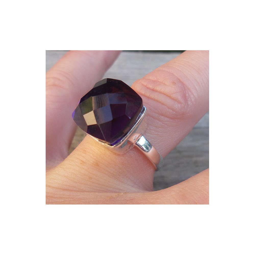 Silver ring set with square facet Amethyst 