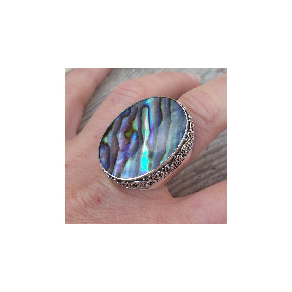 Zilveren ring met grote Abalone schelp bewerkte kop 18.5 mm