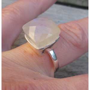 Zilveren ring gezet met vierkante facet regenboog Maansteen 