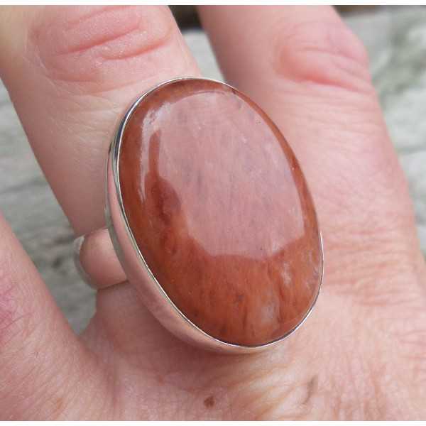 Zilveren ring gezet met Cherry quartz 18 mm