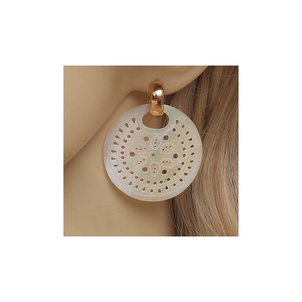 Goud vergulde creolen met ronde uitgesneden Parelmoer