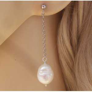 Silver earrings with freshwater Pearl