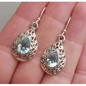Silver earrings openbewerkte setting with Topaz