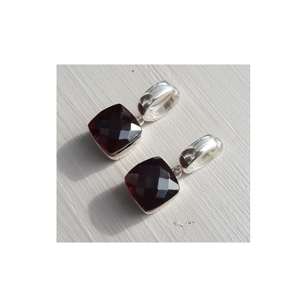 Silver creoles set with square Garnet