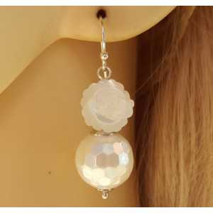 Silver earrings round bulb and flower of mother-of-Pearl