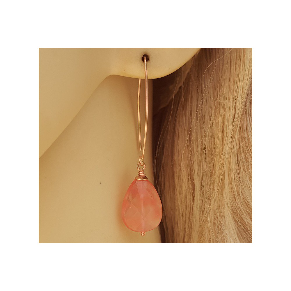 Rosé plated earrings with cherry quartz briolet