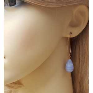 Rosé vergulde oorbellen met blauw Lace Agaat briolet