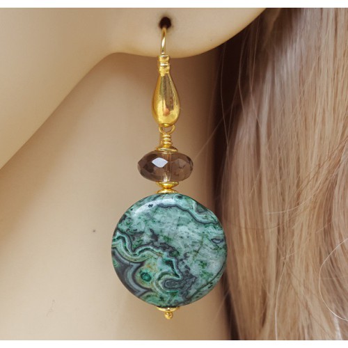 Vergulde oorbellen met ronde Japis en Smokey Topaas rondel