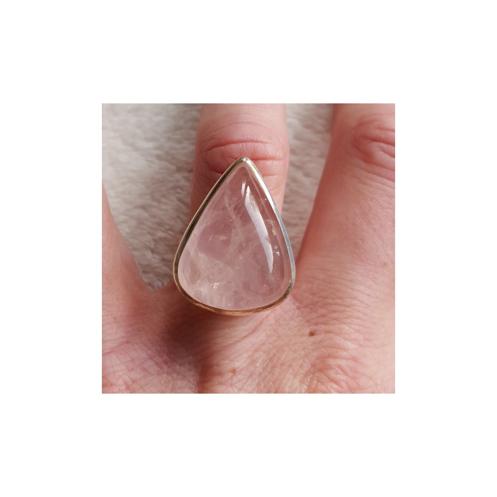 Silver ring set with oval cabochon rose quartz 17.3