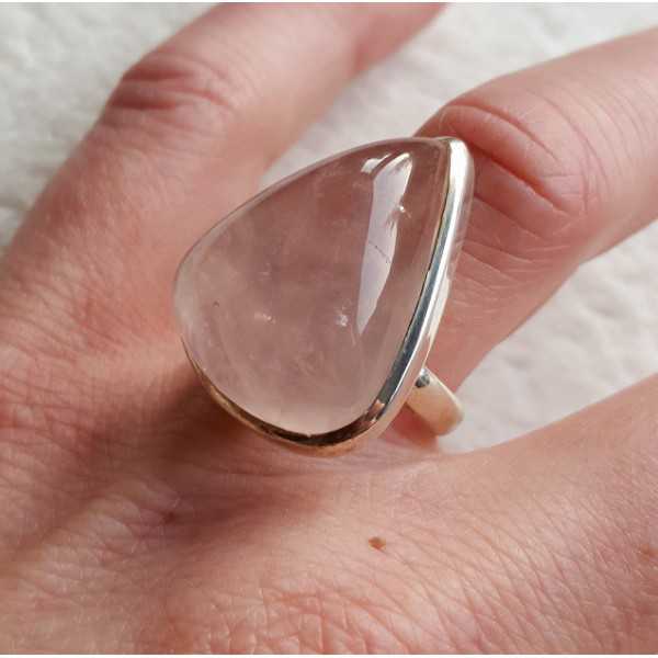 Silver ring set with oval cabochon rose quartz 17.3