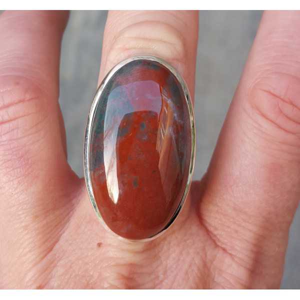 Zilveren ring gezet met ovale Bloedsteen maat 17.3 mm