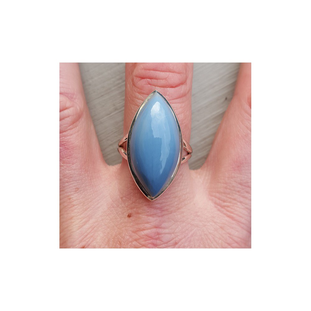 Zilveren ring gezet met marquise blauwe Opaal 18.5 mm