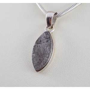 Zilveren hanger gezet met marquise Gibeon meteoriet