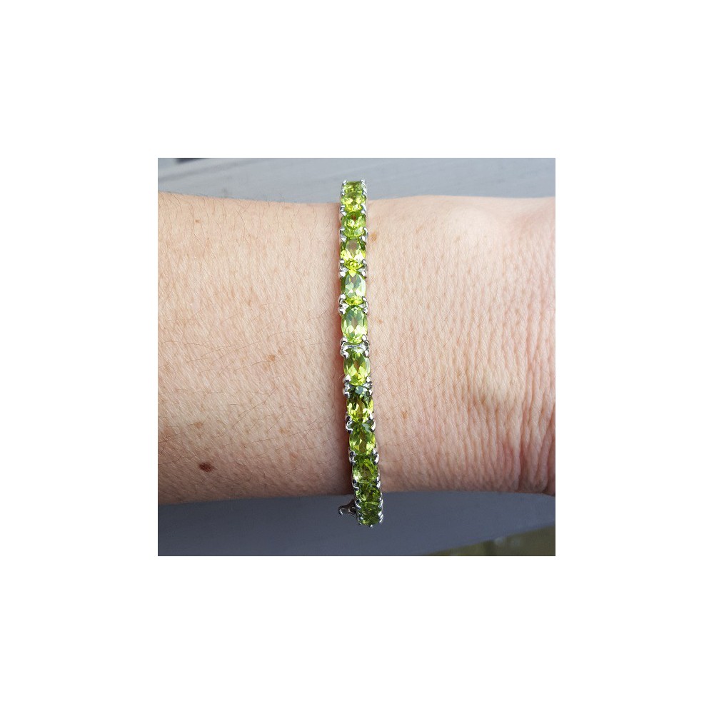 Zilveren armband / bangle gezet met Peridot