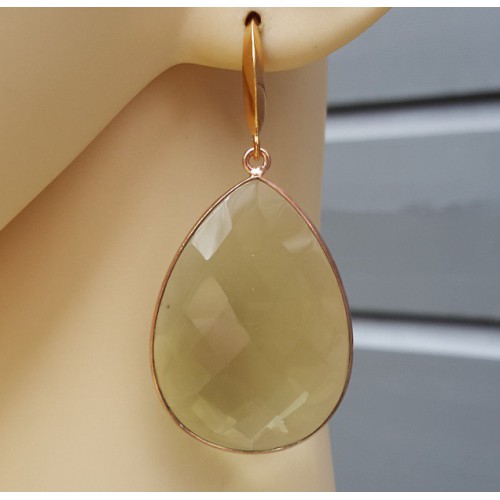 Rosé vergulde oorbellen met grote groene Amethist