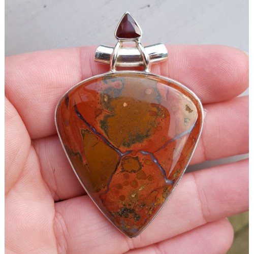 Zilveren hanger gezet met facet Granaat en Bloedsteen